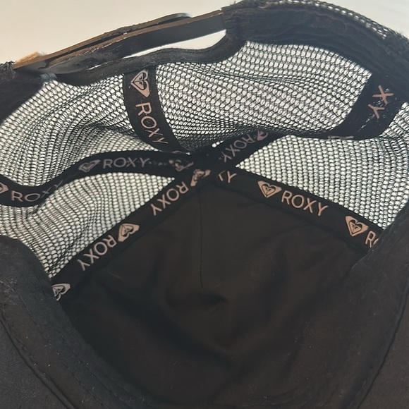 NWOT Roxy ‘The Sunshine State Miami Beach Trucker Hat’ in Black & White OS - Picture 5 of 9